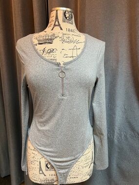 Brave Soul Gray Zip-Front Long-Sleeve Bodysuit